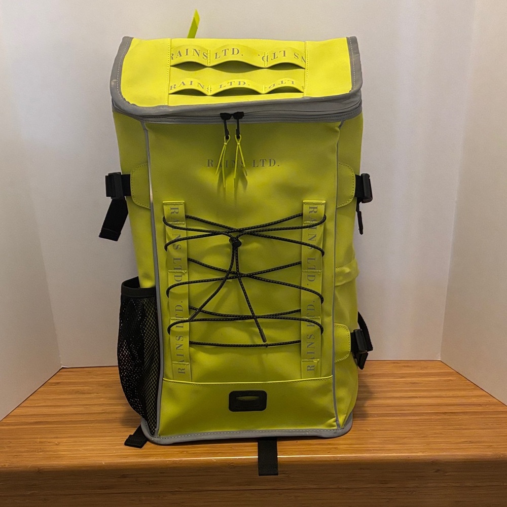 Rains Mountaineer neon Yellow Backpack- perfect for bike commuting